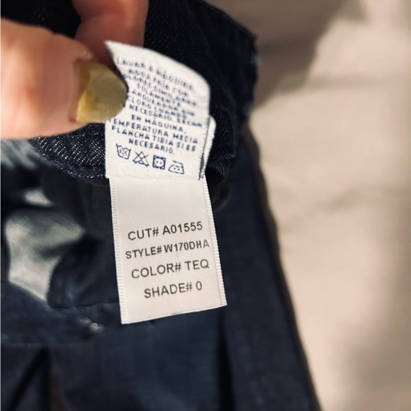 • Hudson • Size 30 • Dark Wash • - Picture 7 of 9